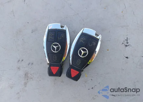 2013 Mercedes-Benz C 250 Sport z USA, uszkodzony, nr VIN WDDGF4HB0DR290922